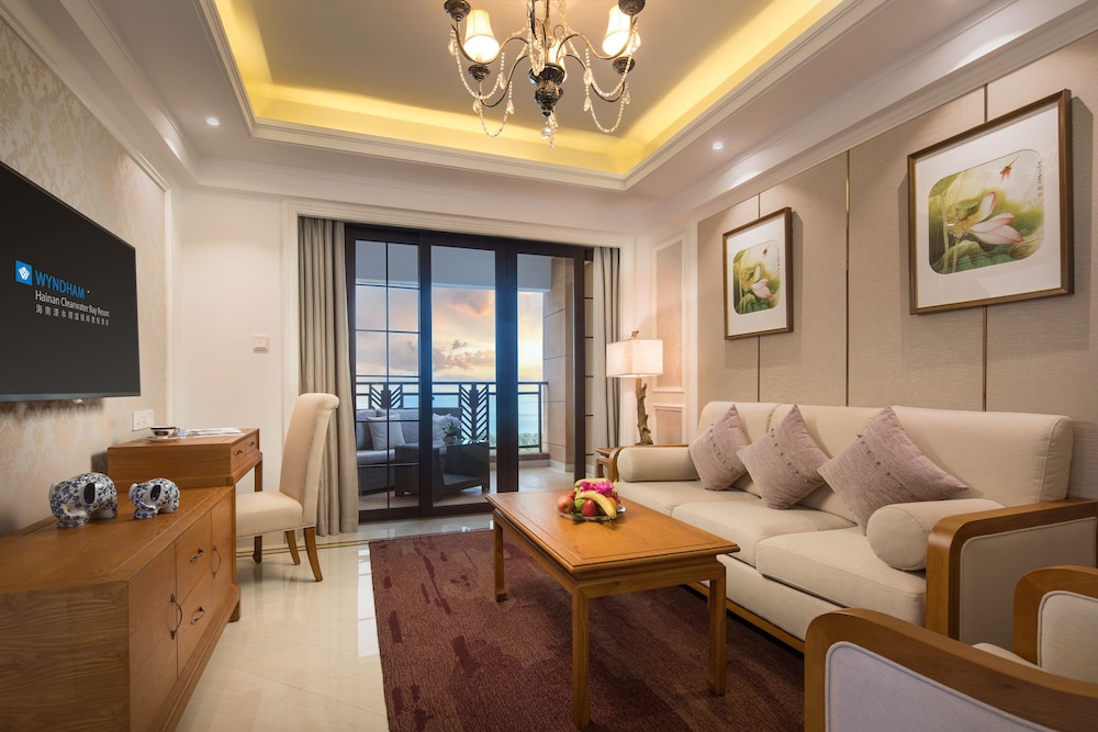 Deluxe Suite, Multiple Beds, Ocean View photo 2