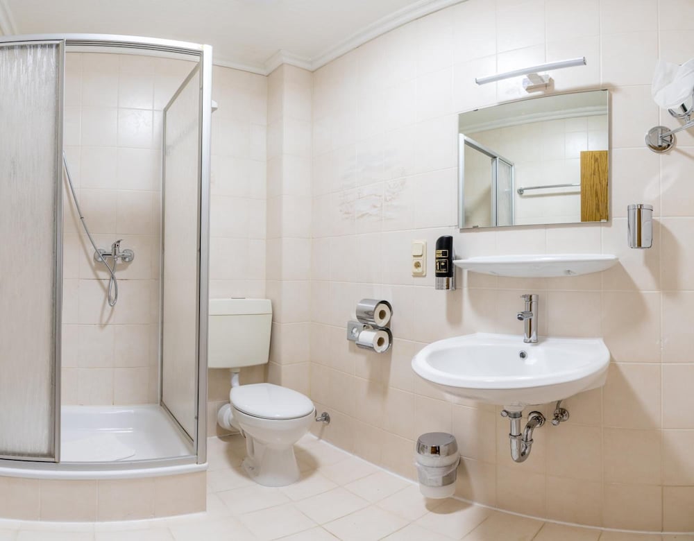 Standard Double Room, Ensuite photo 2