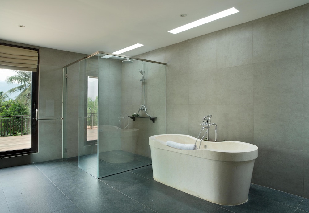 Exclusive Modern Pool Villa thumbnail 5