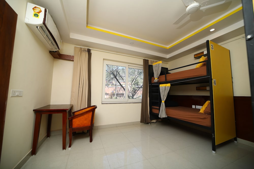 Deluxe Shared Dormitory, Multiple Beds, Private Bathroom, City View photo 2