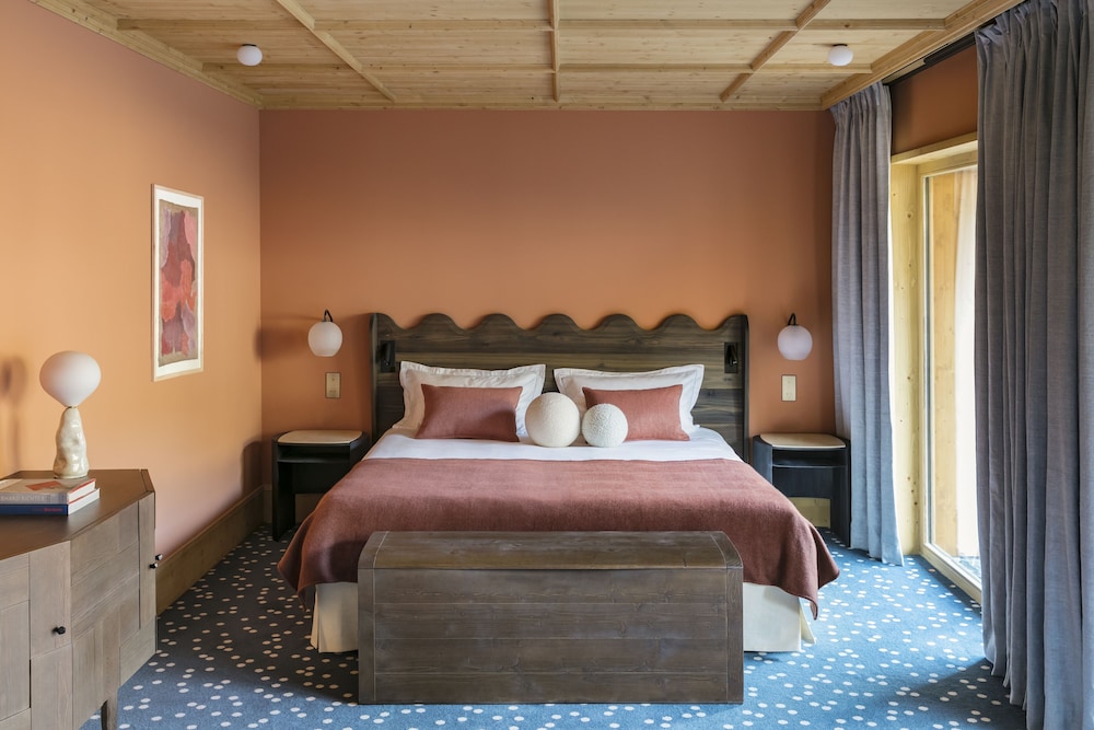 Prestige Room