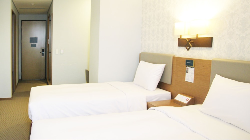 Superior Twin Room, Bathtub photo 2