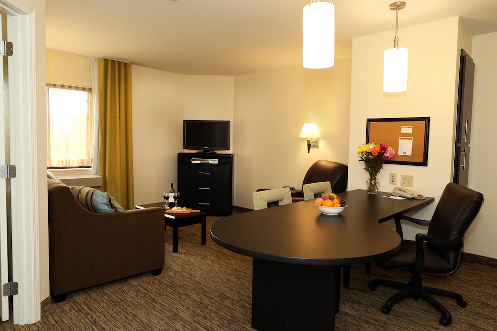 Suite, 1 Bedroom - Photo 6