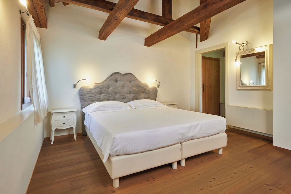 Romantic Double Or Twin Room