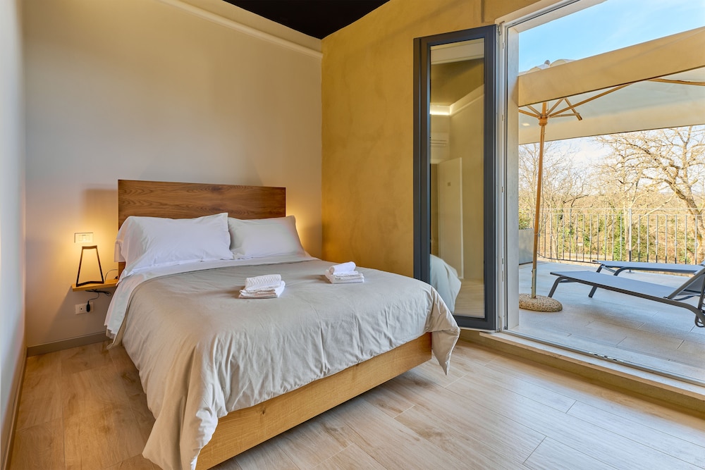 Deluxe Double Room, Balcony photo 1