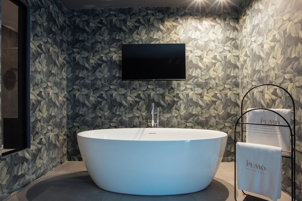Luxury Double Room, Balcony, City View photo 2