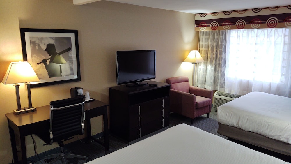 Junior Suite, 2 Queen Beds, Non Smoking, Refrigerator & Microwave