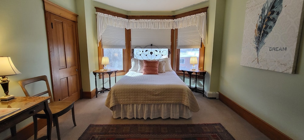 The Peaches and Dream Room