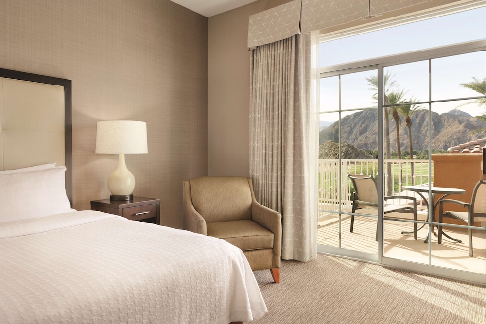 Suite, 1 King Bed, Balcony photo 1