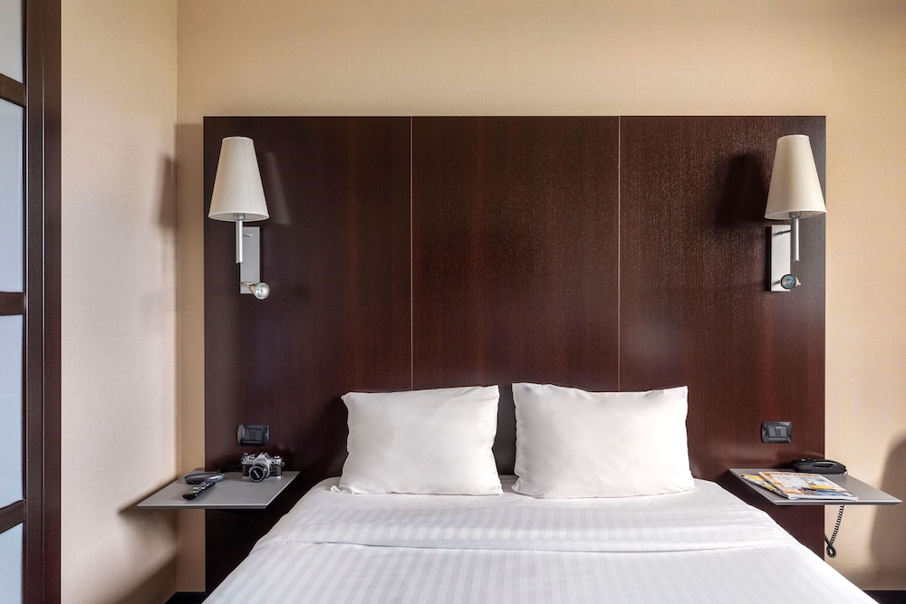 Standard Double Room, Non Smoking, City View - Photo 4