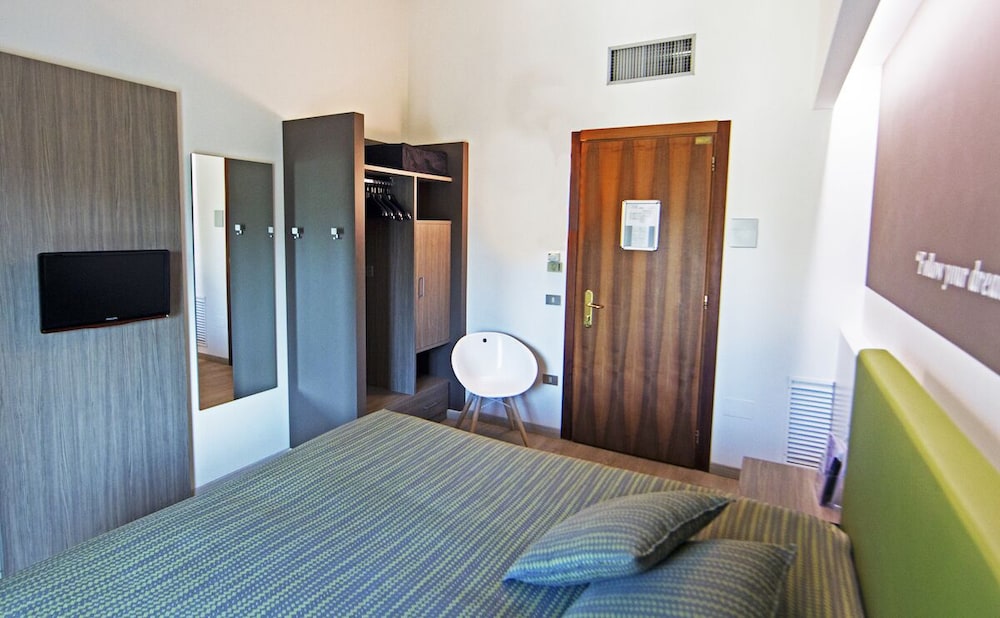 Double or Twin Room, Balcony, Pool View - Photo 5