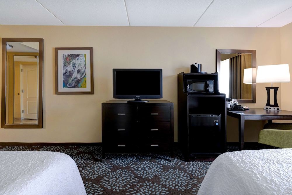 Room, 2 Queen Beds, Accessible, Non Smoking