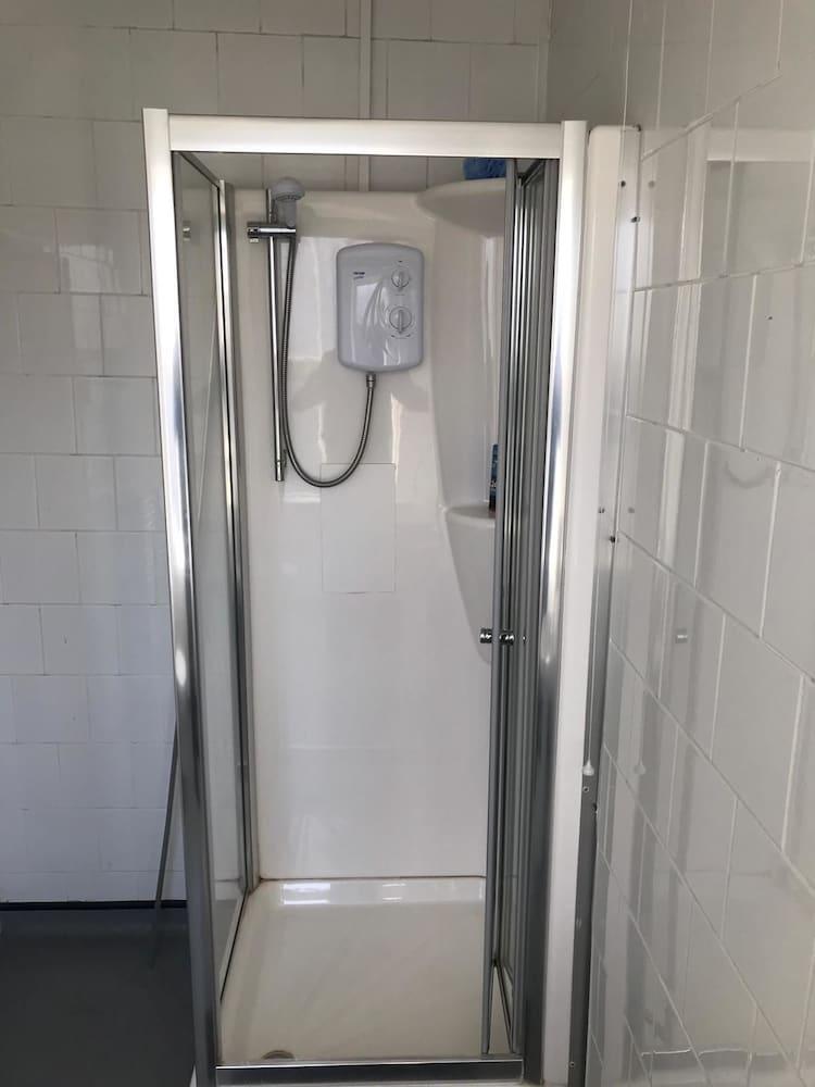 Basic Double Room, Shared Bathroom photo 3
