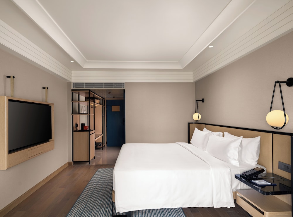 Superior Room, 1 King Bed