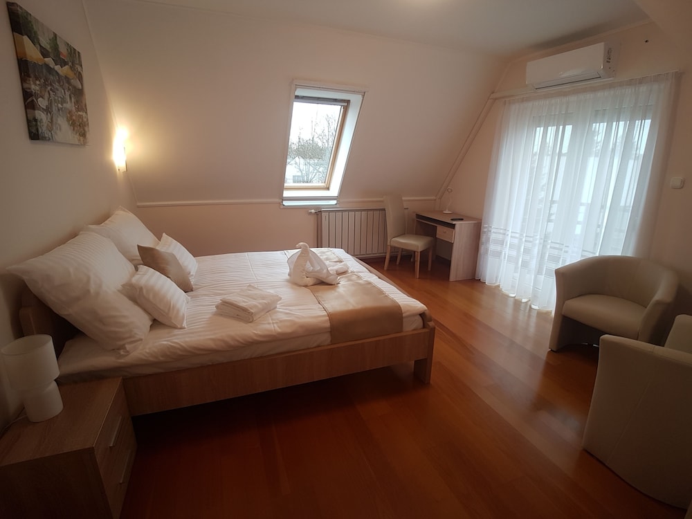 Romantic Room, Garden View photo 2