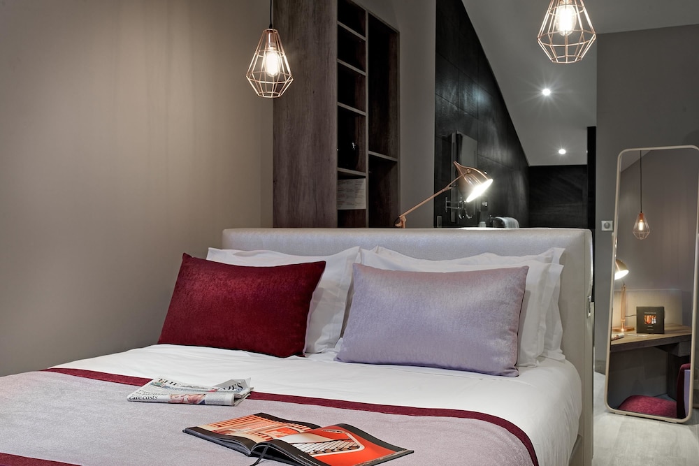 Executive Room, 1 Queen Bed, Non Smoking - Photo 6