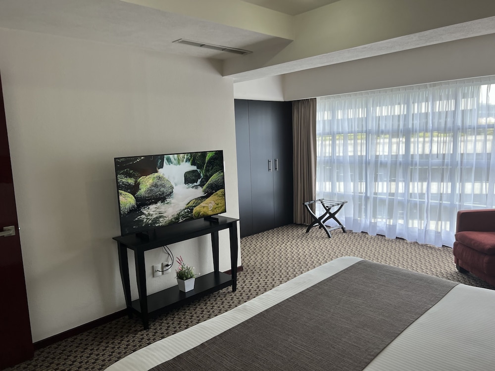 Deluxe Room - Photo 3
