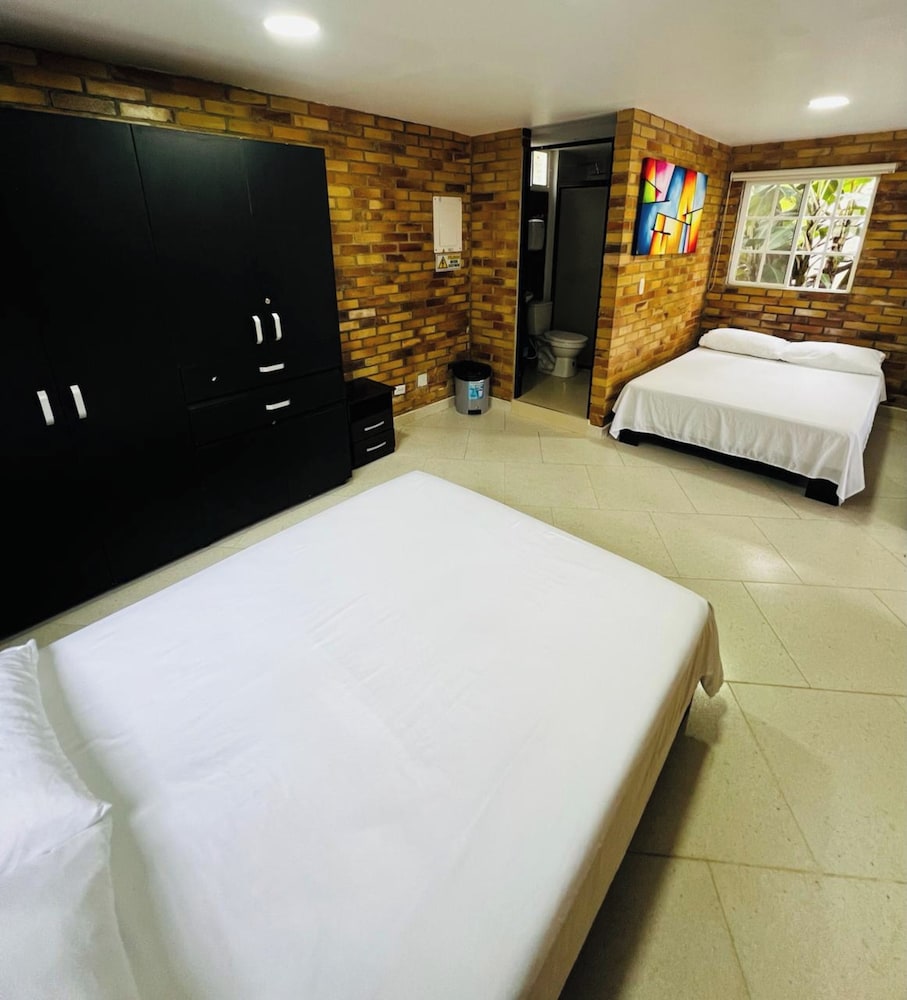 Standard Room, Multiple Beds photo 3