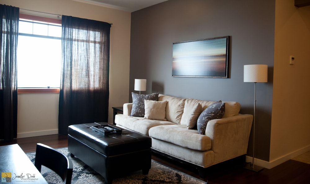 Suite, 1 King Bed with Sofa bed, Ocean View, Sea Facing photo 2