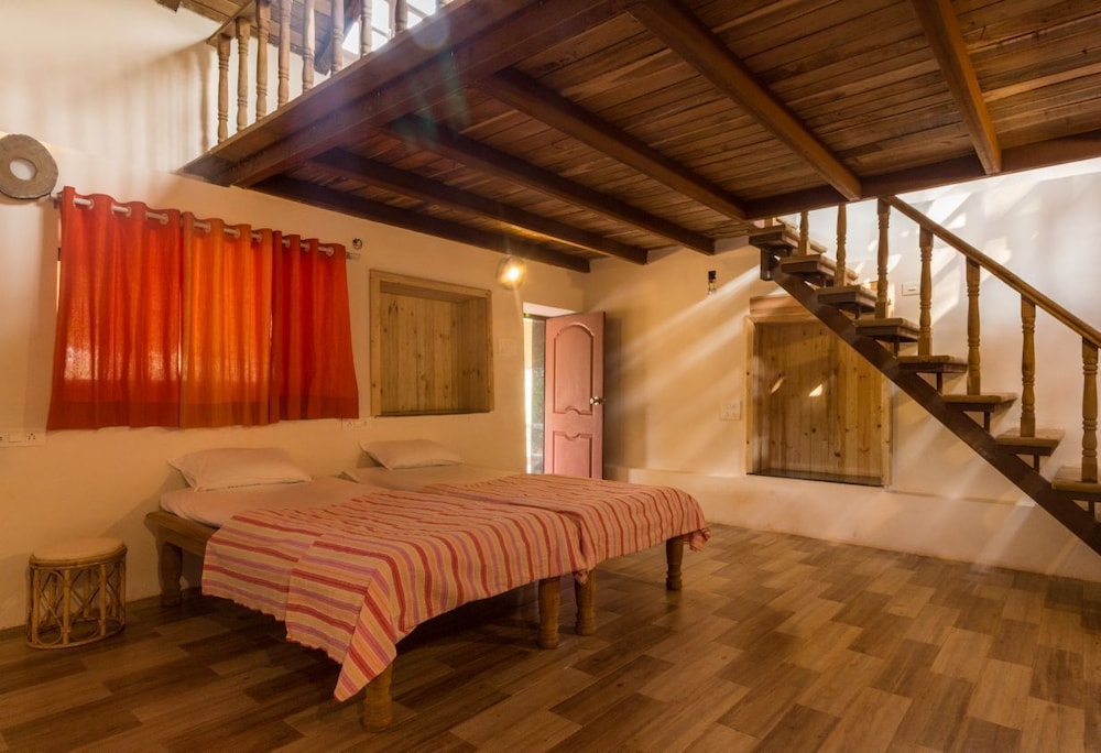 Royal Villa photo 2