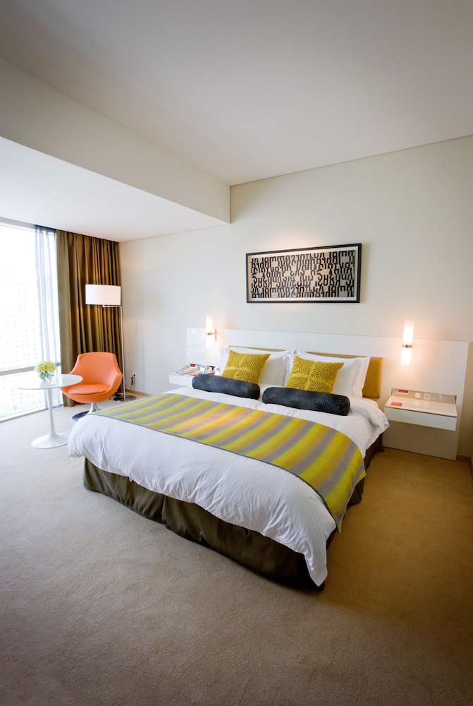 Superior Room, 1 King Bed, Non Smoking - Photo 4