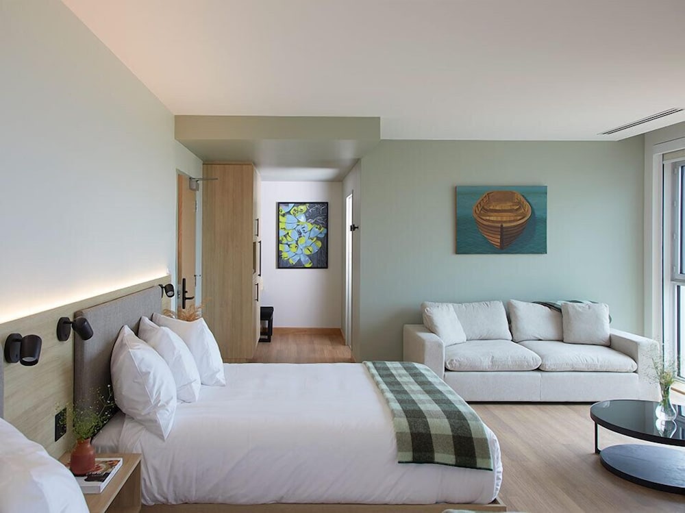 Standard Room, 2 Queen Beds, Beach View photo 2