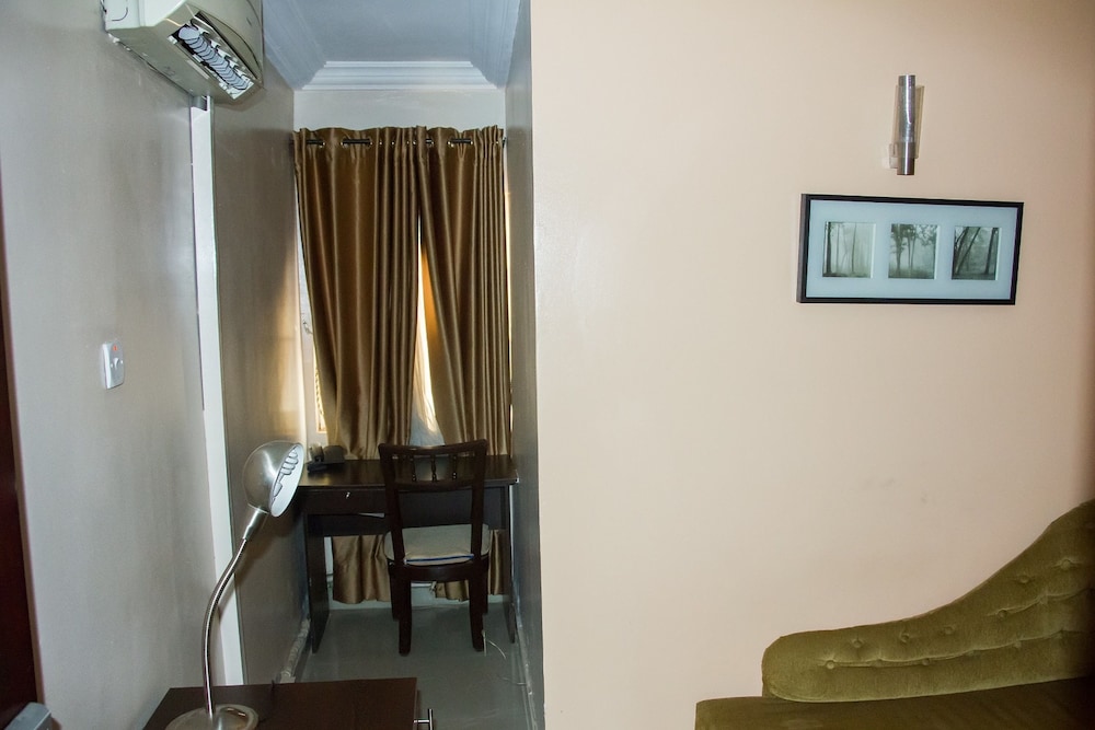 Deluxe Suite