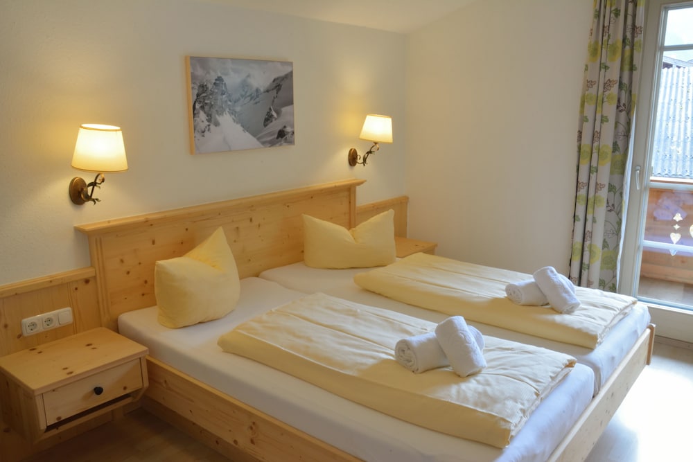 Deluxe Chalet, Mountain View (B) photo 2
