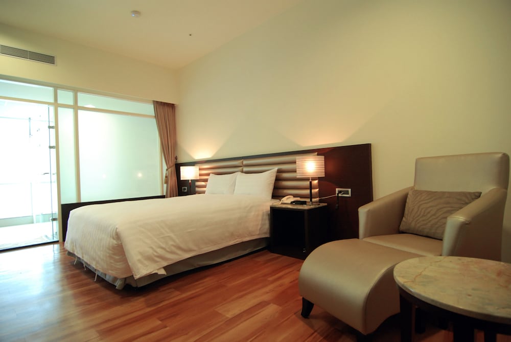 Western Style Guest Room photo 3