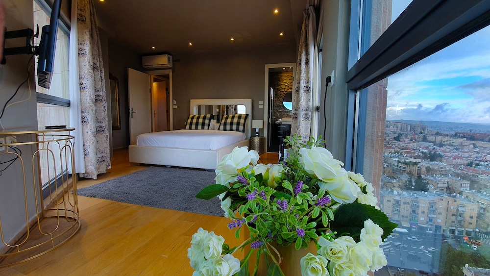 Exclusive Double or Twin Room photo 2