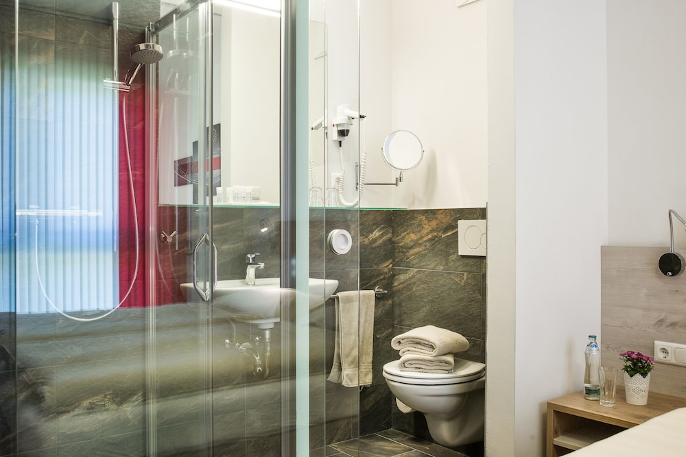 Standard Apartment, 1 Bedroom, Balcony (1 Small, free access to Alpentherme)
