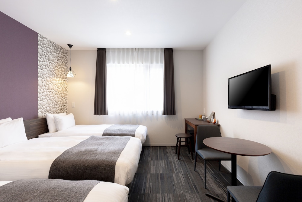 Superior Twin Room with Extra Bed - Photo 14