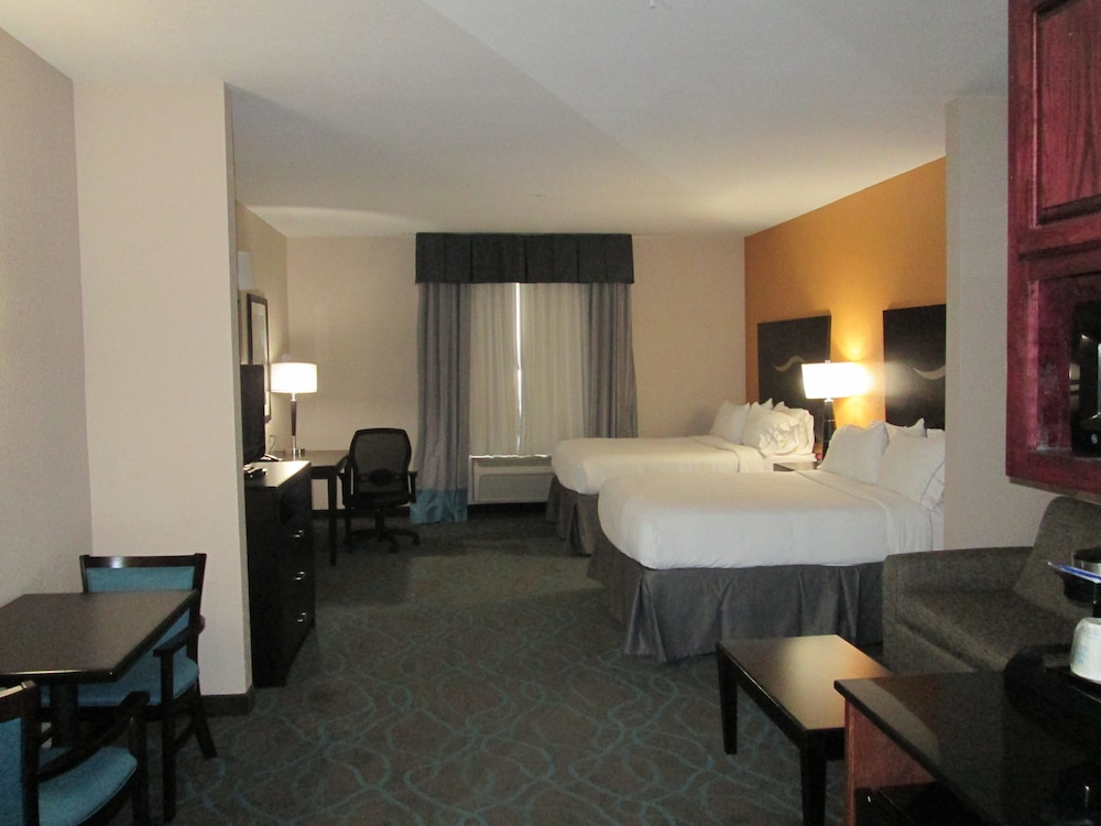 Suite, 2 Queen Beds, Accessible (Accessible Tub) - Photo 1