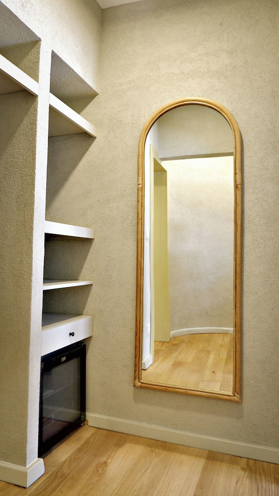 Deluxe Twin Room, Multiple Beds - Photo 5