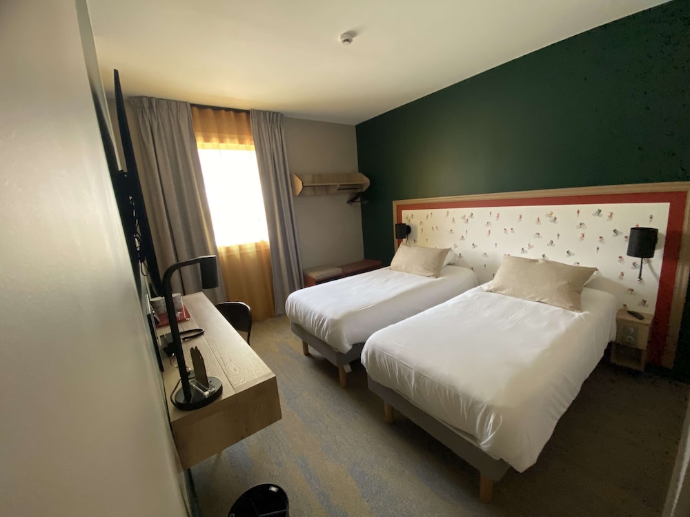 Standard Room, 2 Twin Beds, Non Smoking - Photo 3