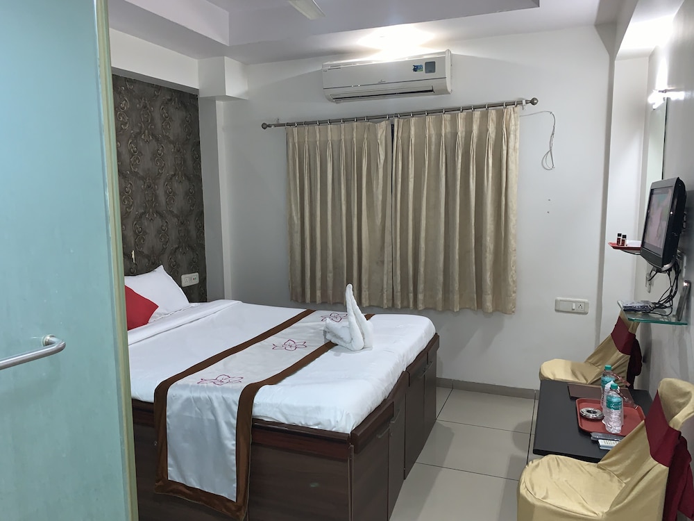 Deluxe Ac Room - Photo 12