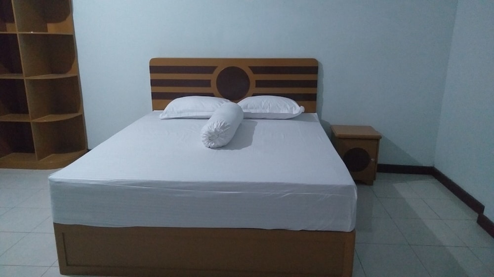 Standard Double Room - Photo 9