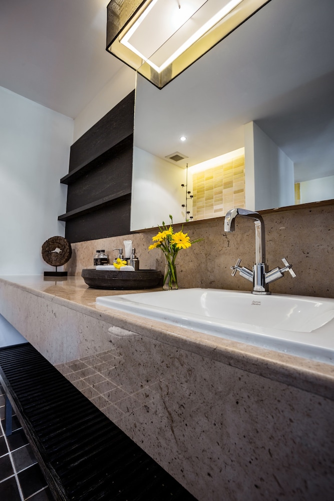Suite (White Elephant) - Photo 15