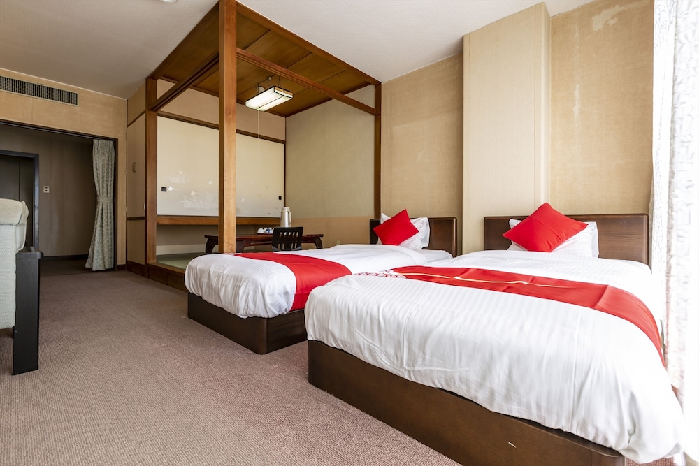 Twin Room, Smoking photo 1