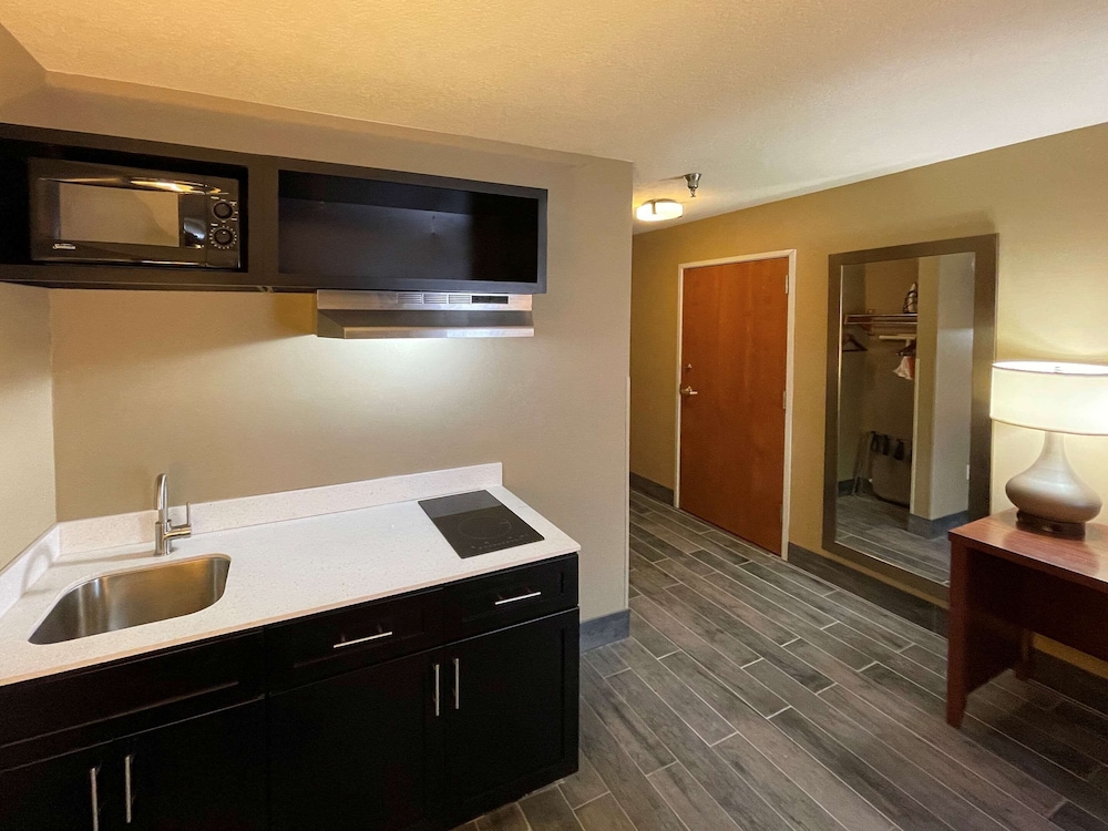 Room, 1 King Bed, Non Smoking (Efficiency) - Photo 1