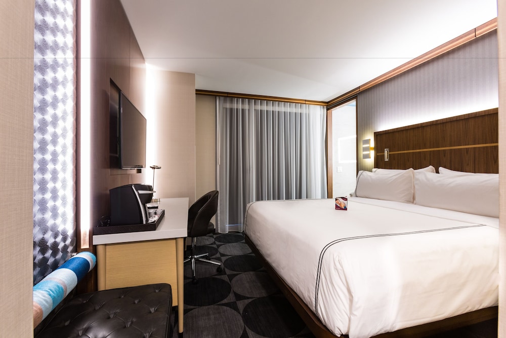 Standard Room, 1 King Bed (Communication, Accessible Tub)
