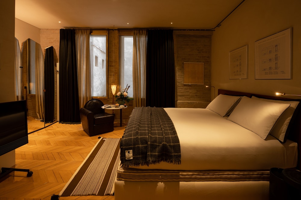 Available room