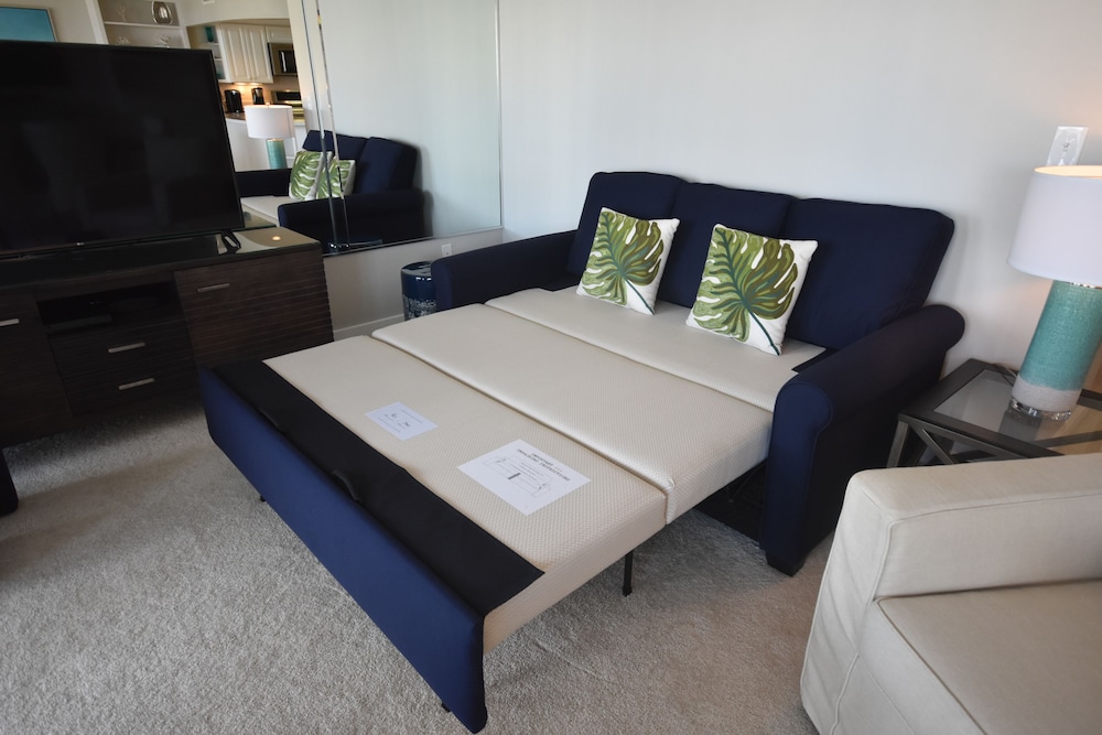 Condo, 3 Bedrooms