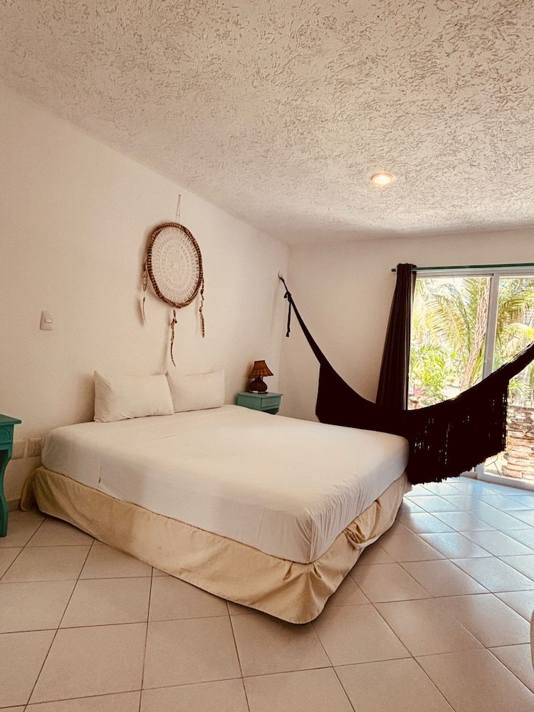 Traditional Room, 1 King Bed