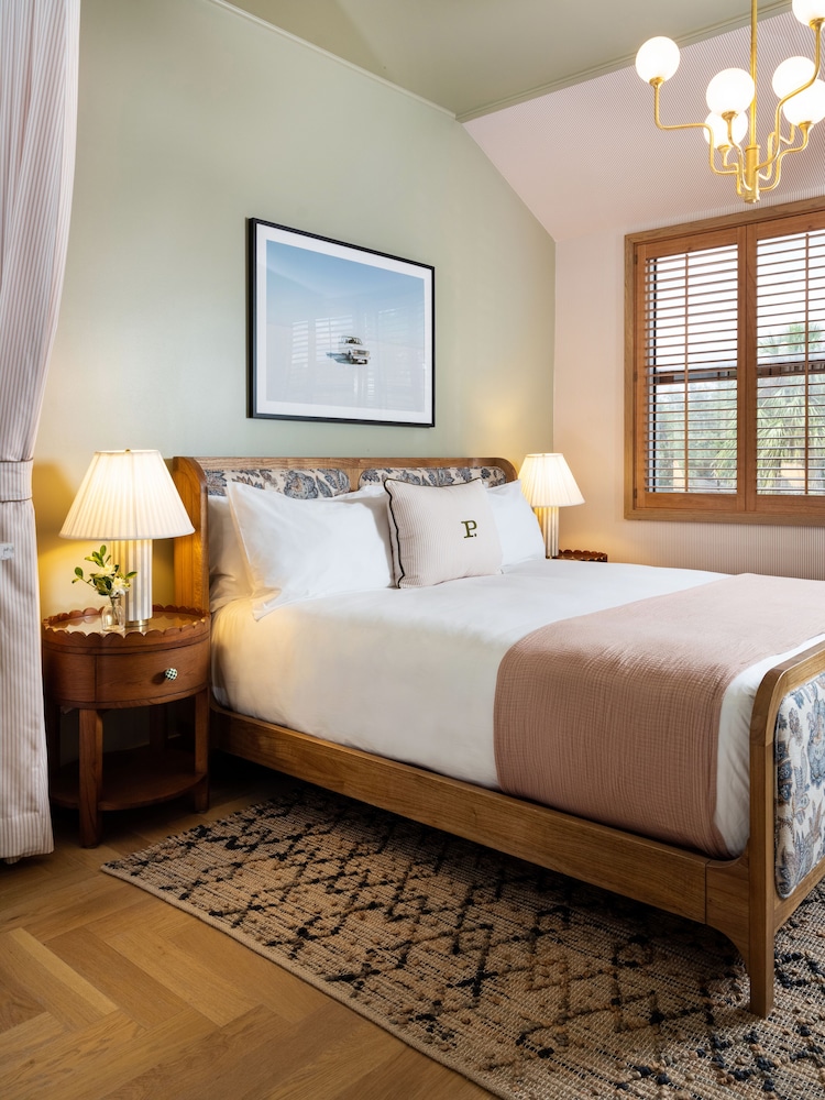 Deluxe Room, 1 Queen Bed with Sofa bed (The Deluxe Queen with Sofa Bed) - Photo 5