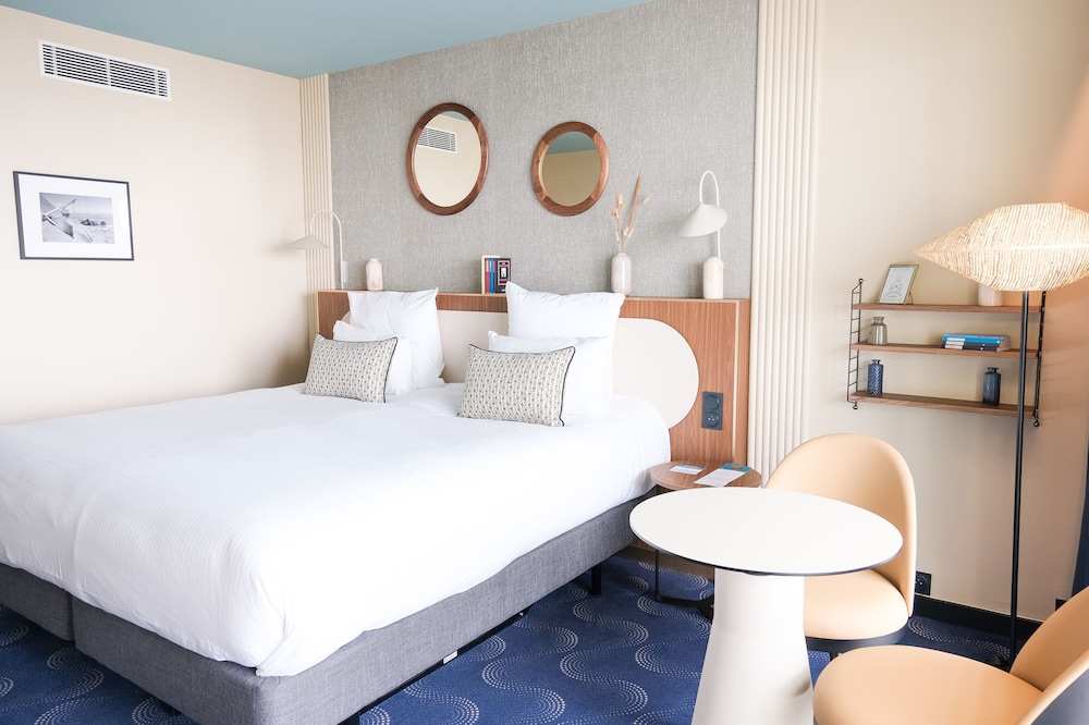 Chambre Classique avec Balcon et vue partielle sur la mer
