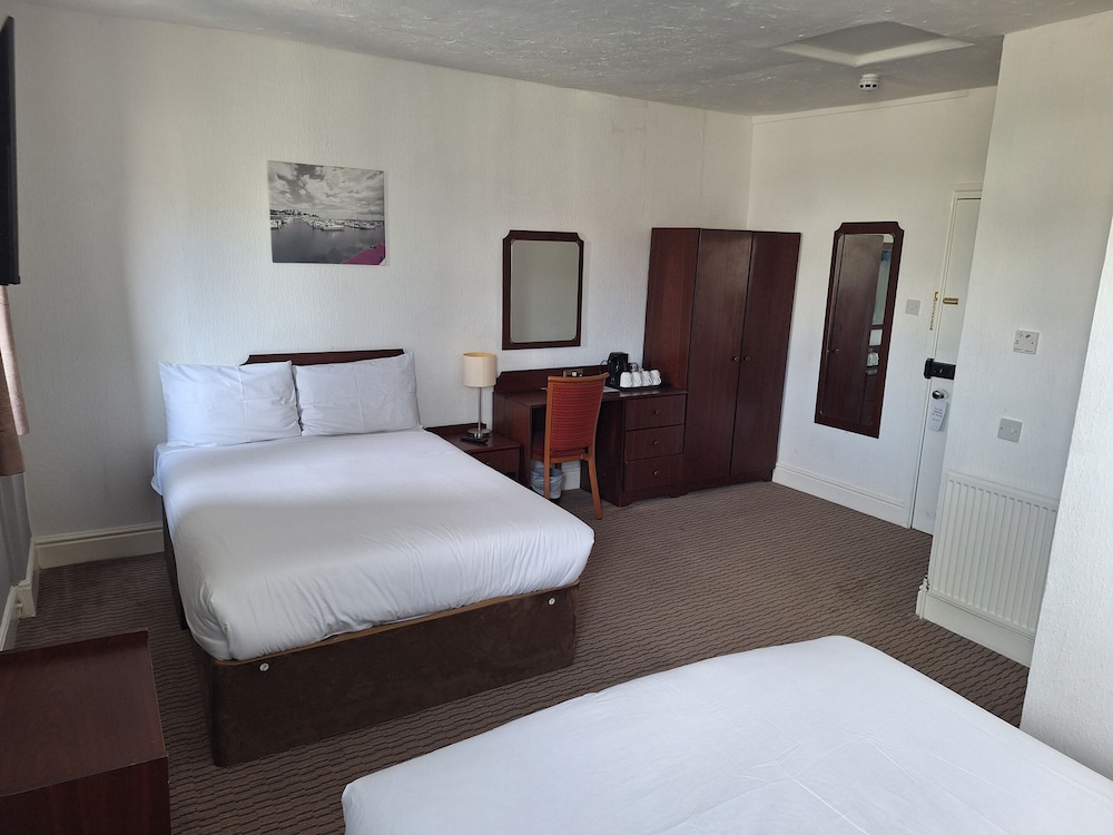 Suite, Ensuite photo 3