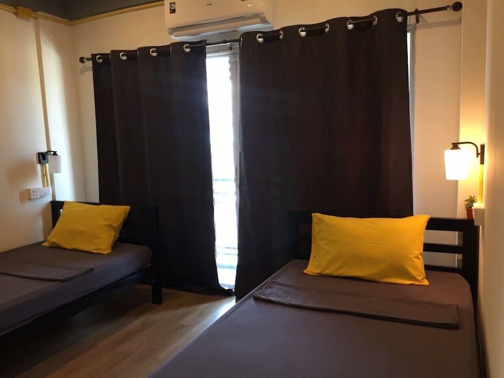 Basic Twin Room - Photo 3