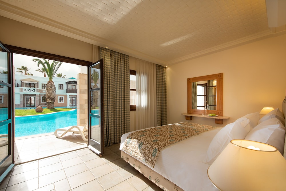Suite Sea Front Private Pool