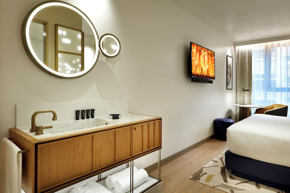 Superior Room, City View - Photo 3